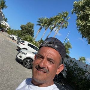 Meet your Posher, Victor